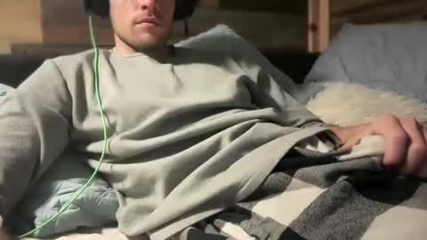 Snapshot of daddydoesit69 chatting on February 2, 2025, 9:40 am Leo online show from February 2, 2025, 9:40 am