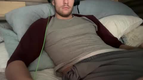 Snapshot of daddydoesit69 chatting on February 3, 2025, 7:21 pm Leo online show from February 3, 2025, 7:21 pm