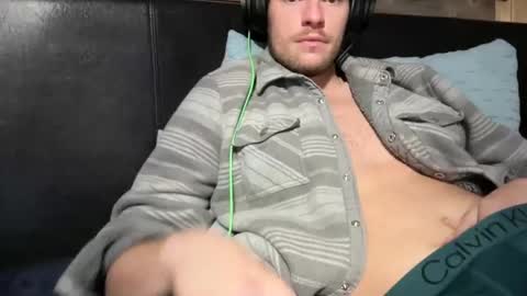 Snapshot of daddydoesit69 chatting on February 7, 2025, 12:53 am Leo online show from February 7, 2025, 12:53 am