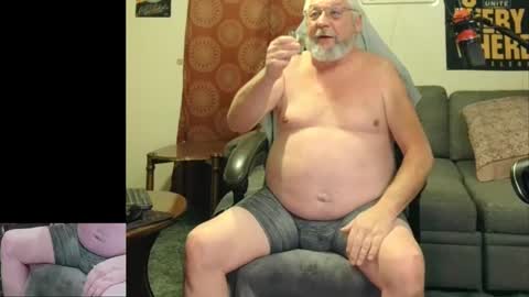 Snapshot of daddydom4fun chatting on December 29, 2024, 1:34 am Daddydom4fun online show from December 29, 2024, 1:34 am