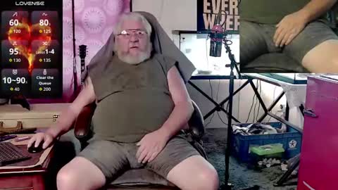 Snapshot of daddydom4fun chatting on August 7, 2026, 10:23 pm Daddydom4fun online show from August 7, 2026, 10:23 pm