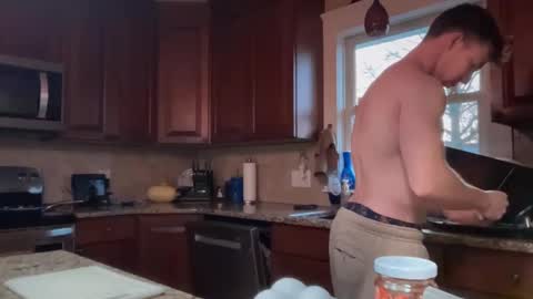 Snapshot of daddygmoney6969 chatting on December 4, 2024, 12:25 pm daddygmoney6969 online show from December 4, 2024, 12:25 pm