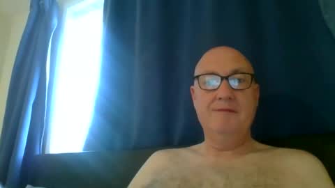 daddyhere4uall6 online show from October 21, 2025, 7:09 am