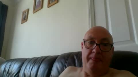 Snapshot of daddyhere4uall6 chatting on November 1, 2025, 9:44 am daddyhere4uall6 online show from November 1, 2025, 9:44 am
