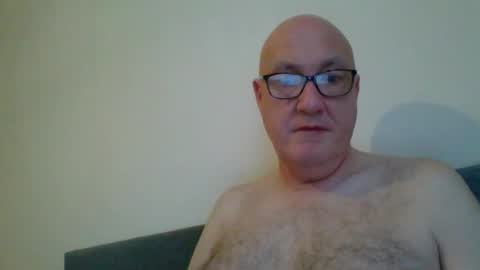 daddyhere4uall6 online show from November 7, 2025, 8:14 am