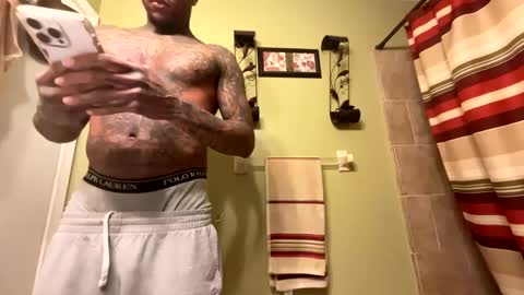 Snapshot of daddyjanimal chatting on October 4, 2025, 2:42 am sexy tatted king bbc online show from October 4, 2025, 2:42 am