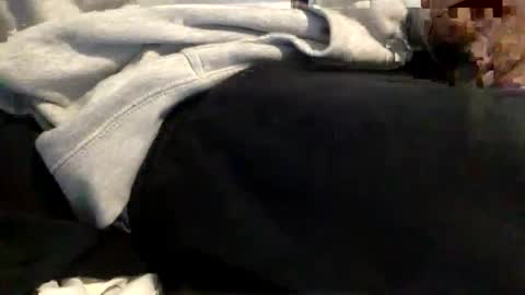 JOI use emoji thumbs up Faster   Thumbs down Slower    Hi Hand Stop    Fist Start.Stop online show from January 18, 2026, 9:18 pm