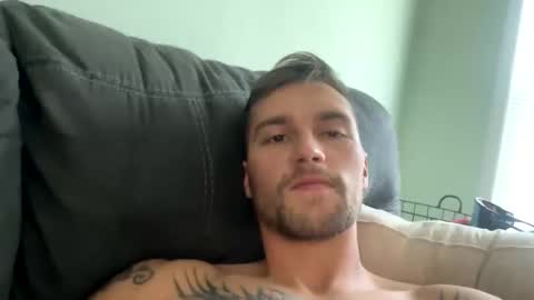 Snapshot of daddyjusti15 chatting on November 1, 2025, 4:42 pm daddyjusti15 online show from November 1, 2025, 4:42 pm