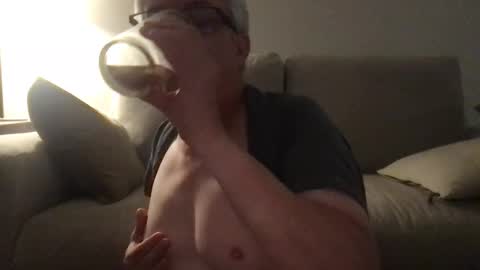 Snapshot of daddymike92883_1 chatting on March 8, 2025, 11:27 am daddymike92883_1 online show from March 8, 2025, 11:27 am