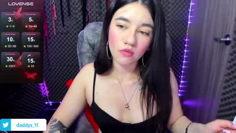 Snapshot of daddyspetite_ chatting on January 29, 2025, 4:19 pm Lili online show from January 29, 2025, 4:19 pm