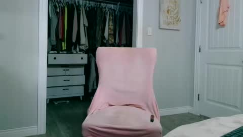 Snapshot of daddyunlocked1 chatting on November 17, 2025, 2:01 pm daddyunlocked1 online show from November 17, 2025, 2:01 pm