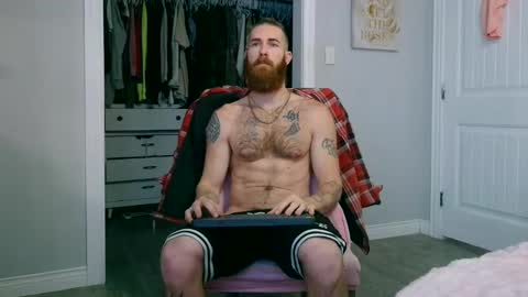 Snapshot of daddyunlocked1 chatting on November 18, 2025, 2:43 pm daddyunlocked1 online show from November 18, 2025, 2:43 pm