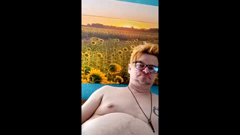 Snapshot of daddyvybes chatting on December 14, 2025, 2:17 am DaddyVybes online show from December 14, 2025, 2:17 am