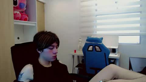 dae_lune online show from February 12, 2026, 9:32 pm