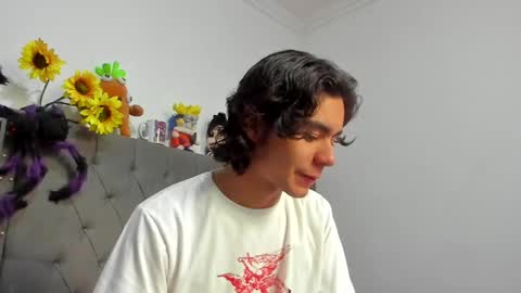 Snapshot of daemon_txuspunk chatting on February 11, 2025, 9:35 pm DAEMON online show from February 11, 2025, 9:35 pm