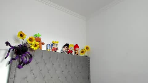 Snapshot of daemon_txuspunk chatting on February 12, 2025, 7:35 pm DAEMON online show from February 12, 2025, 7:35 pm