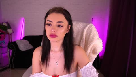 daenerys_daen online show from December 19, 2024, 8:13 am