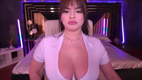 daenerys_daen online show from September 22, 2025, 7:32 am