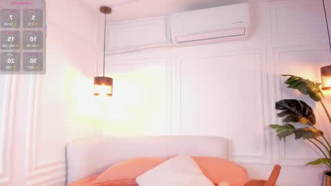 dafne_hillss online show from March 19, 2026, 11:14 am