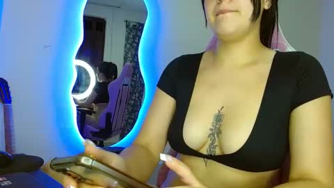 Snapshot of dafne_hot77 chatting on February 4, 2025, 12:40 am dafne_hot77 online show from February 4, 2025, 12:40 am