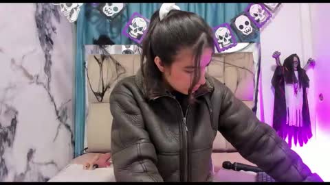 dafne_quenn online show from October 7, 2025, 1:41 pm