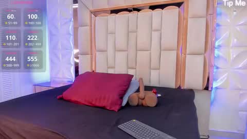 Dafnee online show from November 10, 2025, 12:04 pm