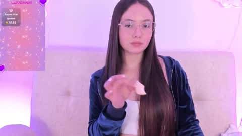 Dafne  online show from March 13, 2026, 2:01 pm