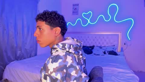 Snapshot of dafnezahiraa_ chatting on October 5, 2025, 8:40 pm dafnezahiraa online show from October 5, 2025, 8:40 pm