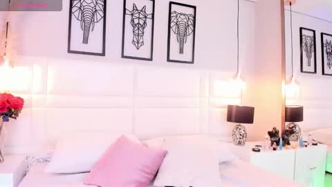 Snapshot of dafnne_hall chatting on October 18, 2025, 7:03 pm Dafnne online show from October 18, 2025, 7:03 pm