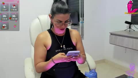 Snapshot of dahian_carter chatting on November 3, 2025, 11:15 pm Dahian online show from November 3, 2025, 11:15 pm