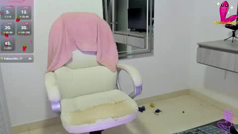 Snapshot of dahian_carter chatting on November 6, 2025, 11:48 pm Dahian online show from November 6, 2025, 11:48 pm