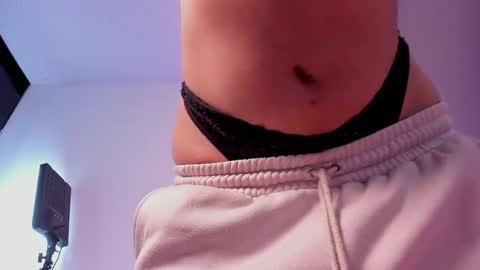 Snapshot of dahliabrowniee chatting on March 7, 2025, 10:43 pm Dahli online show from March 7, 2025, 10:43 pm