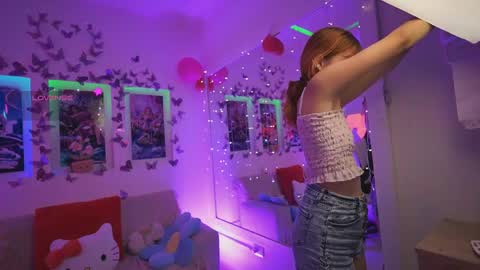 Snapshot of dahliagraey chatting on June 1, 2026, 11:34 am Dahlia Grey online show from June 1, 2026, 11:34 am