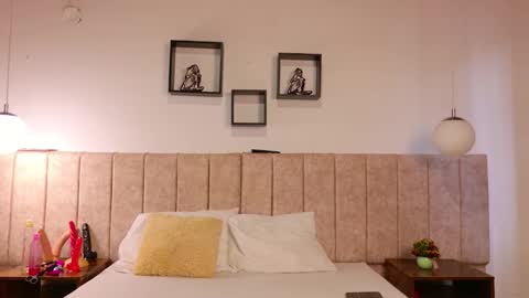 Juls online show from March 23, 2026, 8:02 pm