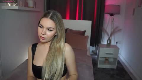 Snapshot of daisyeverly chatting on February 4, 2026, 3:51 pm Daisy online show from February 4, 2026, 3:51 pm