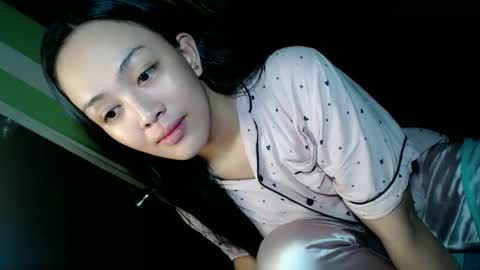 Snapshot of daisylira chatting on October 12, 2025, 11:59 pm LILY christmas wish breast implant online show from October 12, 2025, 11:59 pm