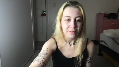 Snapshot of daisymynx chatting on May 14, 2026, 6:53 am daisymynx online show from May 14, 2026, 6:53 am