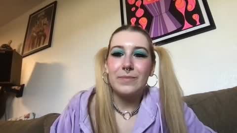 Snapshot of daisymynx chatting on June 11, 2026, 12:32 am daisymynx online show from June 11, 2026, 12:32 am