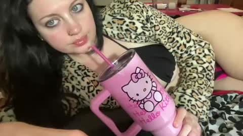 daisy love online show from January 4, 2025, 8:17 am