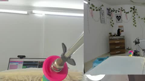 daki_ume_ online show from November 24, 2025, 2:33 am