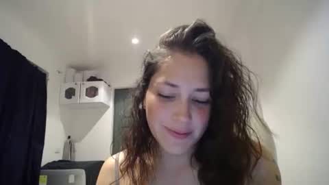 IG  dakotasofiaa online show from January 15, 2026, 4:50 am