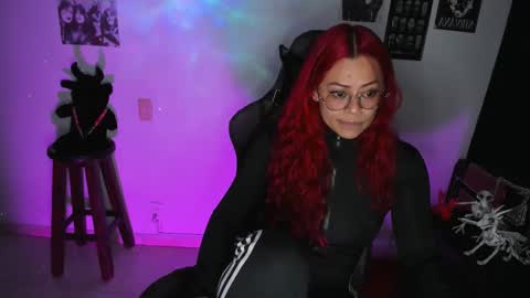 Snapshot of dakota_crab chatting on September 19, 2025, 12:12 am Dakota Crab online show from September 19, 2025, 12:12 am