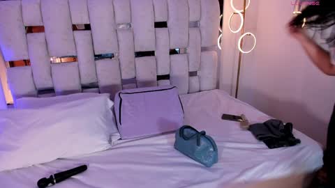 dakota_jhons1 online show from April 1, 2026, 7:00 pm