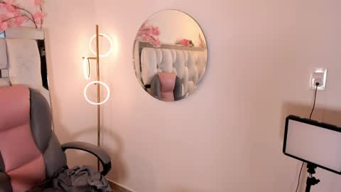 dakota_jhons1 online show from April 13, 2026, 6:46 pm