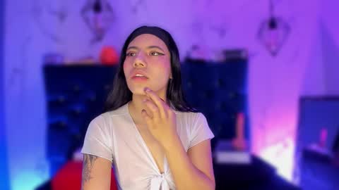 dakotaa_johnson online show from November 15, 2025, 6:48 pm