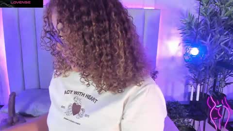  Danna  online show from May 8, 2026, 12:21 pm