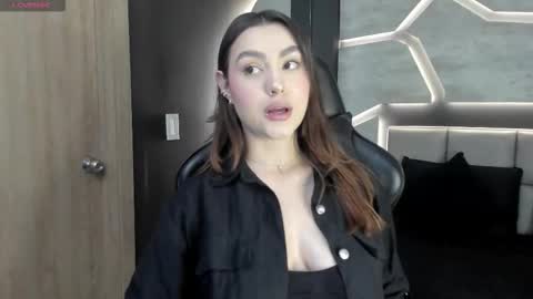 Dakota  online show from January 5, 2026, 7:17 pm