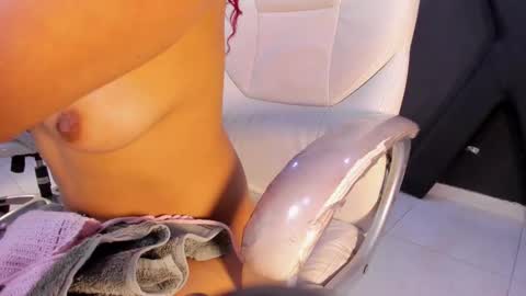 Snapshot of dalaymoore chatting on February 4, 2025, 11:49 pm Dalay online show from February 4, 2025, 11:49 pm