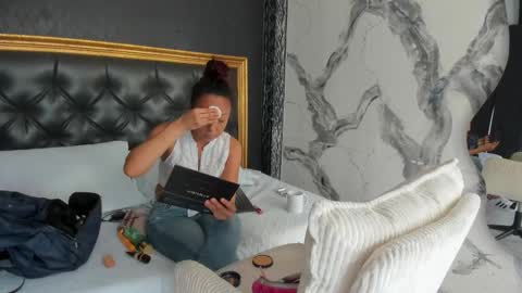 Snapshot of dalaymoore chatting on October 26, 2025, 7:53 pm Dalay online show from October 26, 2025, 7:53 pm