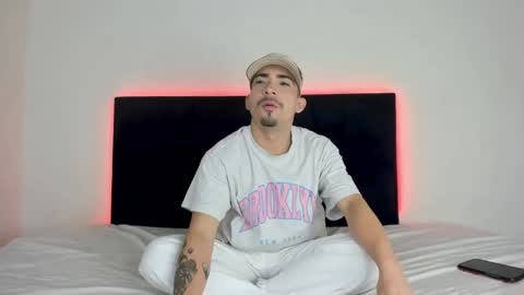 Snapshot of dalejandrov chatting on February 11, 2025, 2:35 am online show from February 11, 2025, 2:35 am